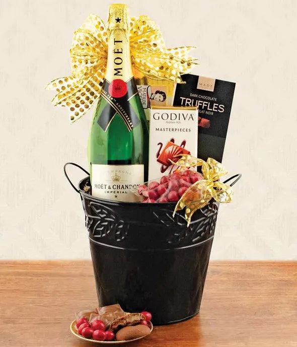 Moët &amp; Chandon Gourmet Champagne Gift - ROSE GARDEN