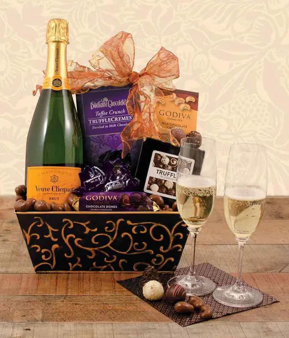 Moët &amp; Chandon Gourmet Champagne Gift - ROSE GARDEN