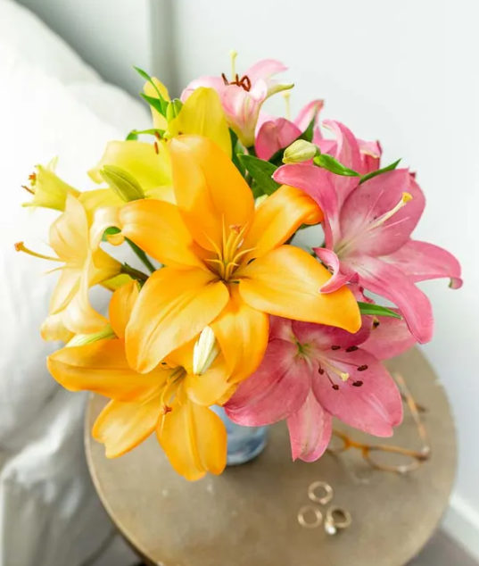 Stunning Lily Bouquet - ROSE GARDEN