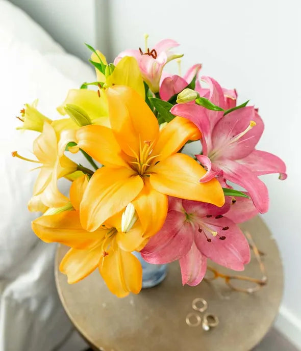 Stunning Lily Bouquet - Premium - ROSE GARDEN